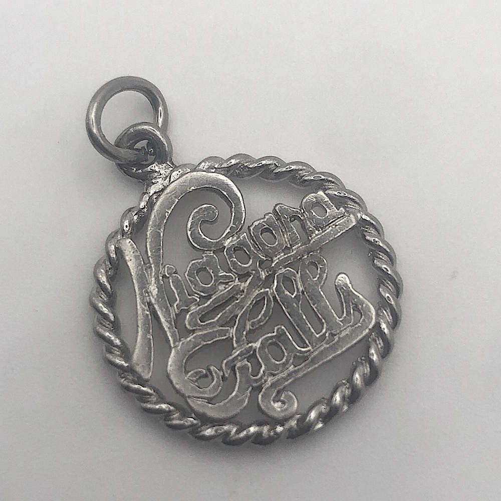 VTG Sterling Silver ‘ Niagara Falls ‘ Round Pendant / Charm Bracelet Charm 1”